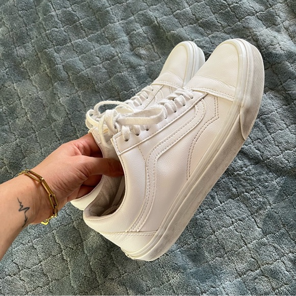Vans Old Skool White Leather Sneakers – Classic‎ Low Top Skate Shoes (Unisex) - Picture 6 of 7